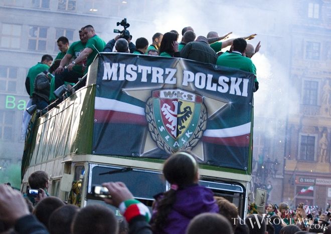 Na tę chwilę kibice czekali 35 lat - Śląsk mistrzem Polski 2012!