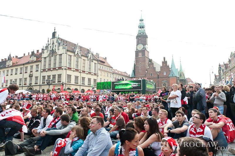 Podczas sobotniego meczu Polski z Czechami strefa kibica w Rynku będzie jeszcze większa