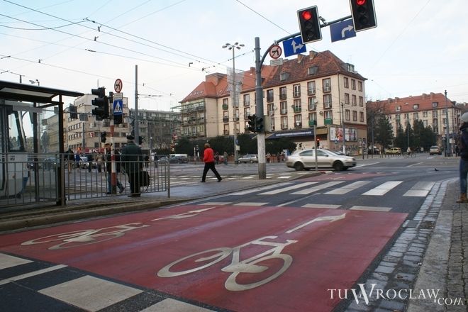 Czy w takim razie Wrocław jest bardziej przyjazny dla rowerzystów, pieszych i komunikacji miejskiej? To wątpliwe
