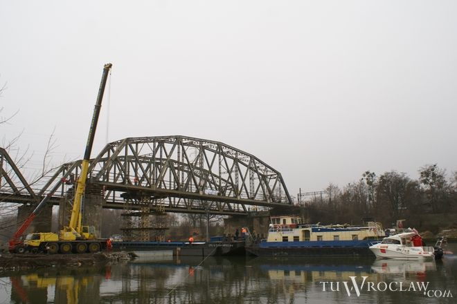 Modernizowany jest m.in. most kolejowy na Odrze