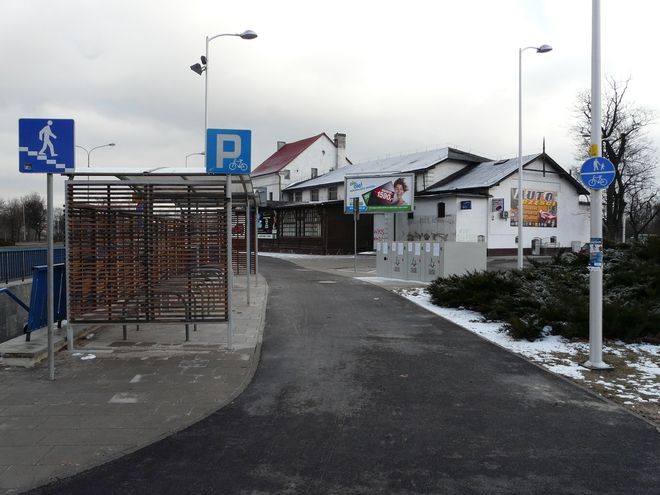 Zamykane boksy rowerowe stanęły na Psim Polu, Urząd Miejski Wrocławia