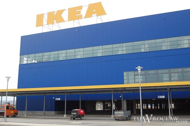 Wrocławianie mogą już kupować meble ze sklepu IKEA przez telefon, archiwum