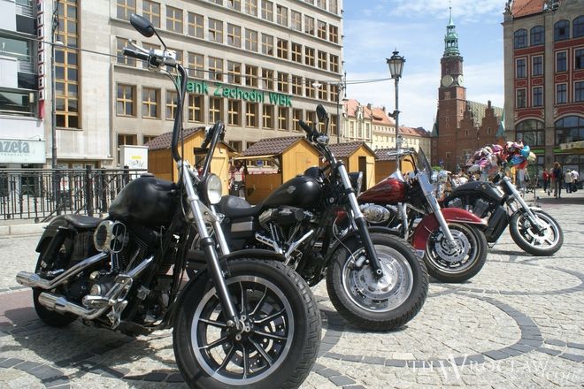 Harleyowcy już w piątek parkowali swoje maszyny na placu Solnym