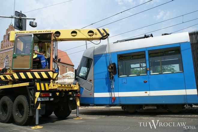 Kolejne wykolejenie tramwaju we Wrocławiu, utrudnienia i objazdy, archiwum