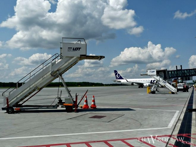 Liczba połączeń na wrocławskim lotnisku rośnie z roku na rok