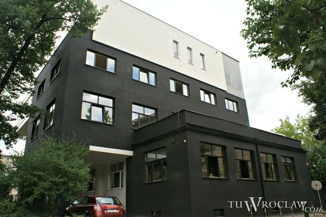 Nowa siedziba adwokatów przy ulicy Sądowej aż lśni po odnowieniu, Tomek Matejuk
