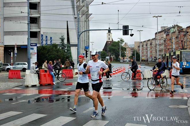 W niedzielę ulicami Wrocławia po raz kolejny przebiegli maratończycy