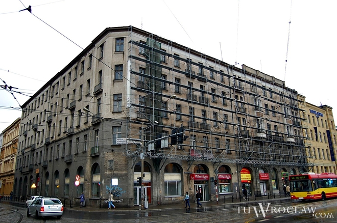 Dawny hotel Grand popada w ruinę. Wkrótce ma zyskać odnowioną fasadę, Tomek Matejuk