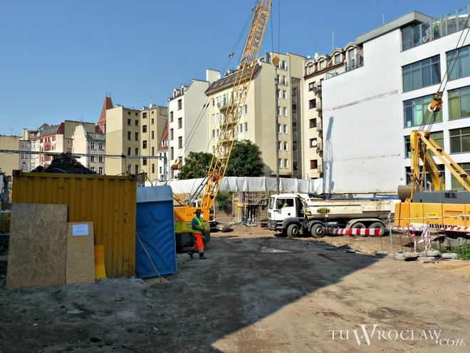 Zajrzyj na budowę potężnego kompleksu biurowego, który stanie tuż przy Rynku, Tomek Matejuk