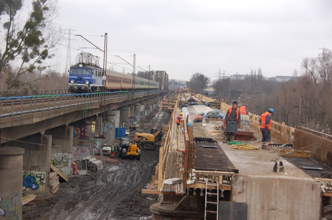 Najdłuższy wrocławski most kolejowy gotowy. Zobacz, jak przebiegały prace, PKP PLK