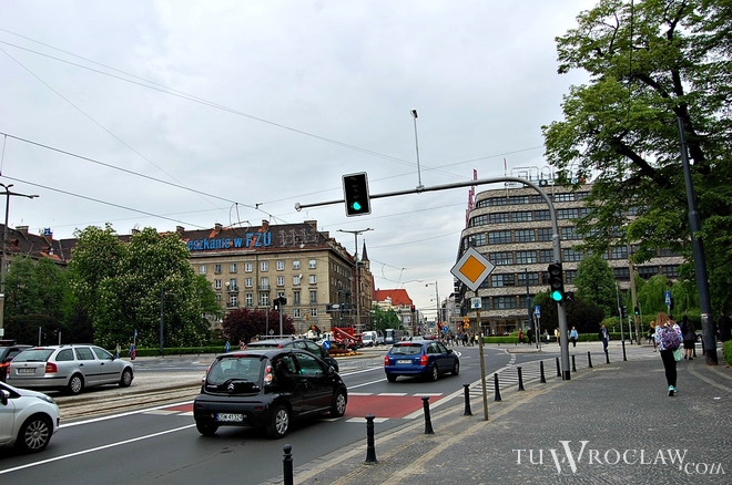Na placu Kościuszki działają już nowe światła dla kierowców i pieszych. Obyło się bez rewolucji, tm