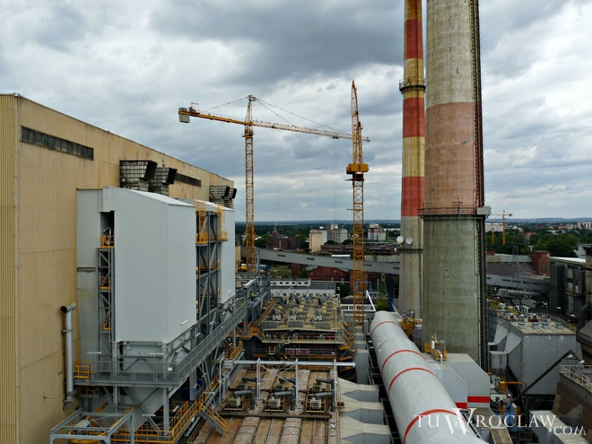 We wrocławskiej elektrociepłowni dobiega końca budowa instalacji odsiarczania i odazotowania spalin