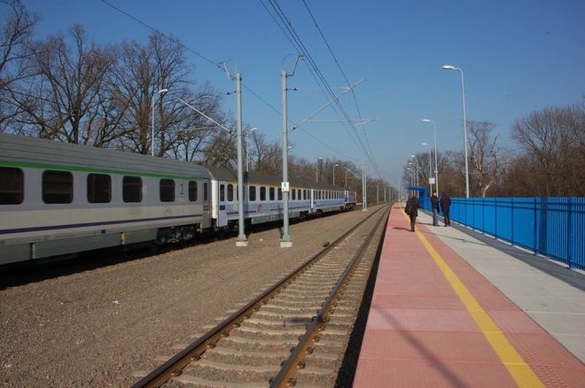 PKP modernizuje trasy dla pociągów aglomeracyjnych na Dolnym Śląsku. Buduje też nowe przystanki, mat. prasowe