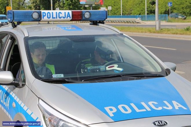 Wariat na motocyklu pędził przez Wrocław prawie 160 km/h. Stracił prawo jazdy, mat. dolnośląskiej policji