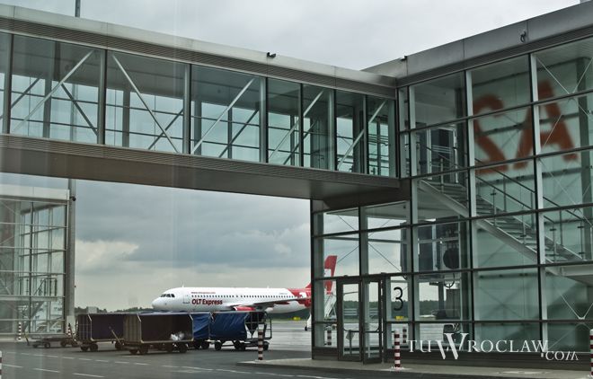 Coraz więcej pasażerów lata z wrocławskiego lotniska