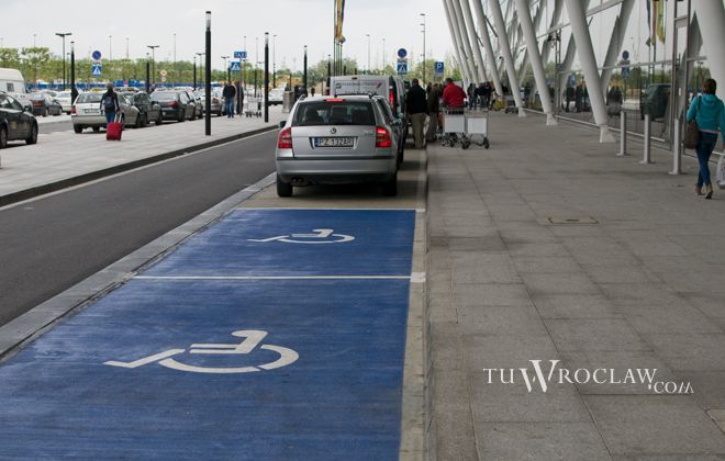 Nowe zasady parkowania na wrocławskim lotnisku. Będą duże zniżki, archiwum