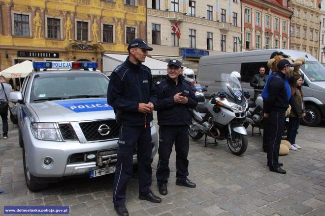 Zamach, strzały, wybuchy, bomba, ewakuacja - wielkie manewry w sercu Wrocławia, mat. dolnośląskiej policji