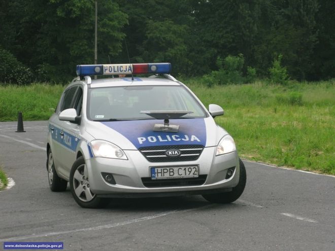 Prawie 4 promile alkoholu we krwi miał bezmyślny kierowca autobusu pod Wrocławiem, mat. dolnośląskiej policji