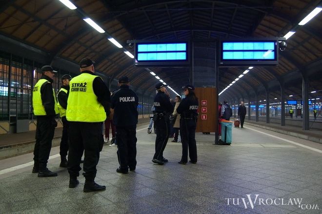 Wzmożone patrole SOK na linii kolejowej Wrocław-Wałbrzych. Za dużo ludzi szuka złotego pociągu, archiwum