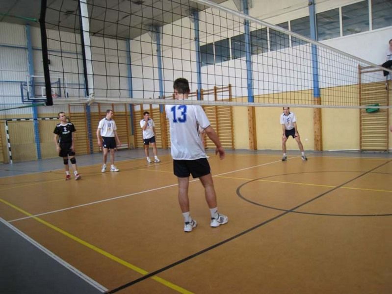 Rywalizacja siatkarska odbywa się w hali sportowej mieszczącej się przy ulicy Krajewskiego.