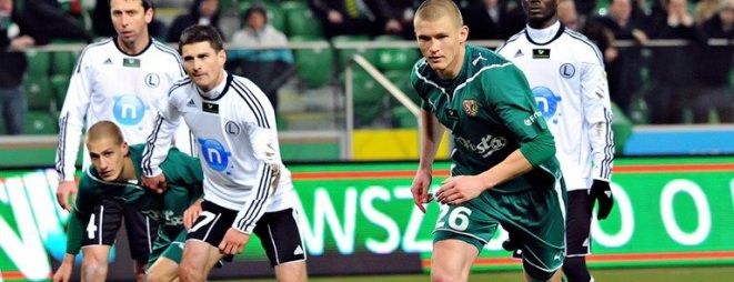 Przemysław Kaźmierczak znów został powołoany do kadry. Z lewej w zielonej koszulce Piotr Celeban, który już jako gracz FC Vaslui dostał powołanie