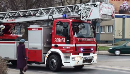 5 zastępów straży pożarnej przyjechało gasić pożar przy Nowowiejskiej, archiwum