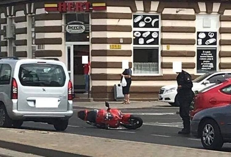 Na Grabiszyńskiej motocykl zderzył się z samochodem. Motocyklista został ranny, Czytelniczka