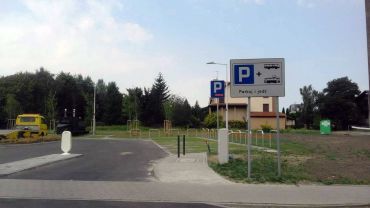 Na zachodzie Wrocławia powstają dwa nowe parkingi. Będą gotowe jesienią [ZDJĘCIA]