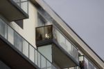Wrocław: Pożar mieszkania przy ul. Białowieskiej. Akcja strażaków na ósmym piętrze, Jakub Jurek