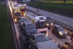 Cztery auta zderzyły się na autostradzie A4 pod Wrocławiem. Duży korek, traxelektronik.pl