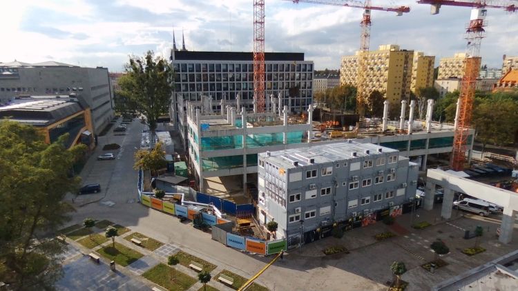 Nowy biurowiec przy Szczytnickiej ma już dwa piętra (ZOBACZ ZDJĘCIA Z BUDOWY), Leszek Kołecki