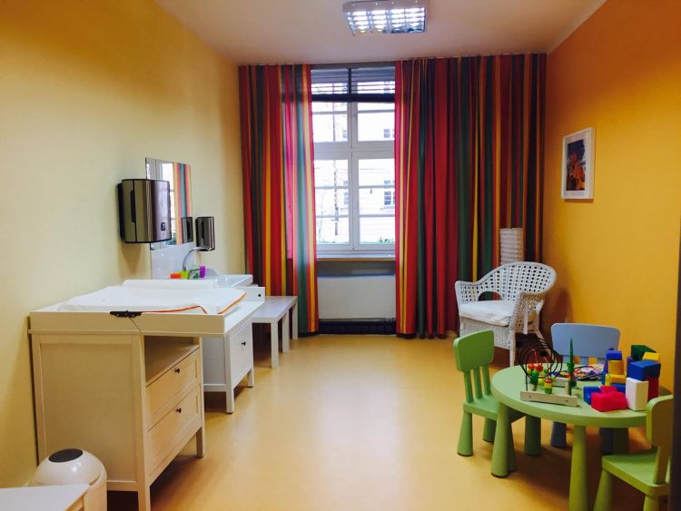 Wrocław: w urzędzie miejskim powstał pokój dla „małych petentów” [ZDJĘCIA], UMW