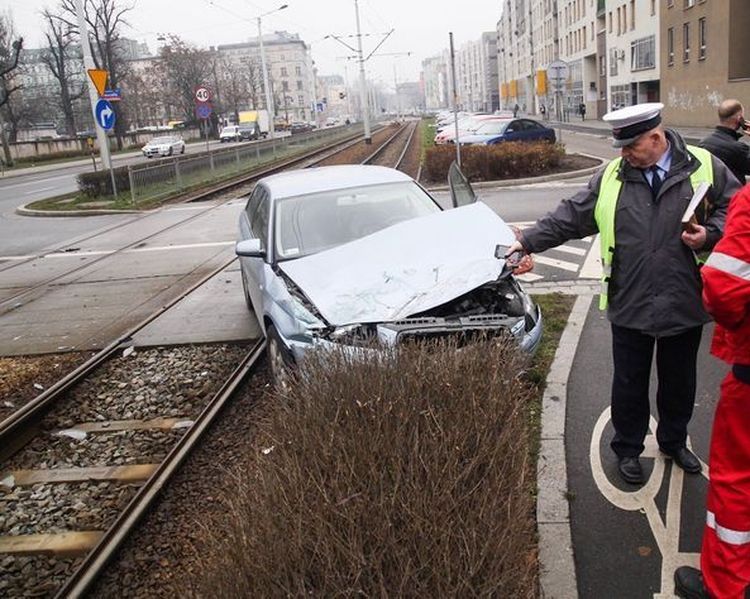 Na ul. Pułaskiego samochód zderzył się z tramwajem, Magda Pasewicz
