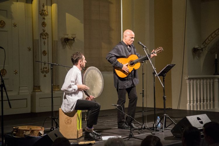 Ekspert od muzyki sefardyjskiej zagrał koncert w Synagodze pod Białym Bocianem, Magda Pasiewicz