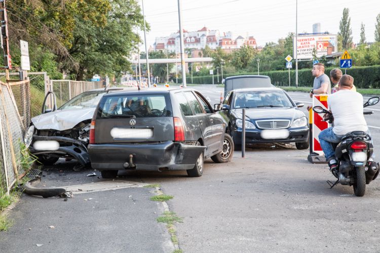 Wypadek na Długiej. Zderzyły się 3 samochody [ZDJĘCIA], Magda Pasiewicz