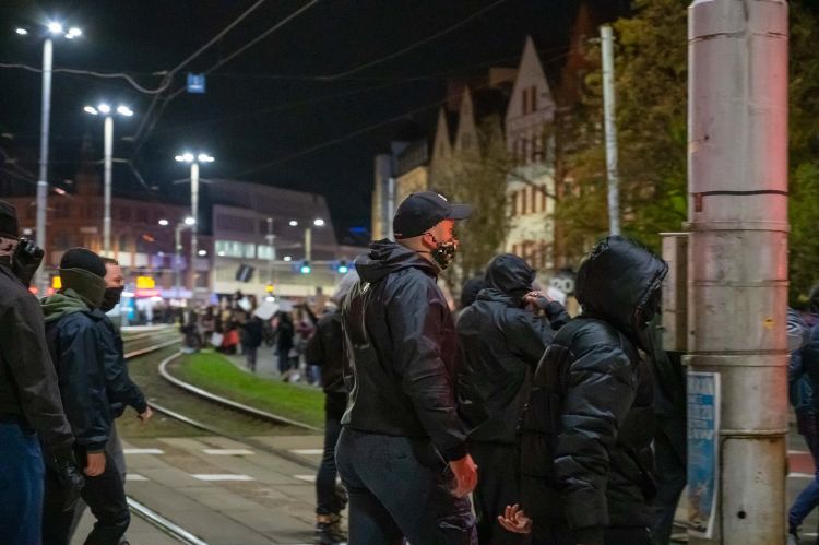 Policja po środowych protestach: były incydenty, wylegitymowano 180 osób, zabezpieczono monitoring, Piotr Hulewicz
