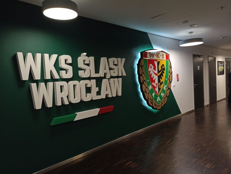 Piłkarski Śląsk wyprowadził się z Oporowskiej. Zobacz nową siedzibę WKS-u na Stadionie Wrocław, Bartosz Królikowski