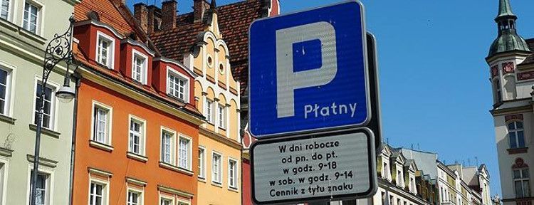 Nowe miejsca parkingowe na pl. Solidarności, archiwum