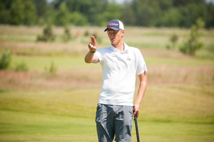 Adrian Meronk żegna się z amatorskim golfem, mat. prasowy
