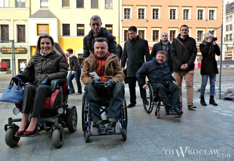 Prezydent Wrocławia wręczy certyfikaty za wspieranie osób niepełnosprawnych, archiwum