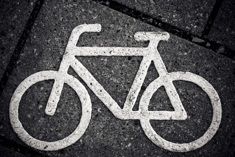 Rowerzyści wyjadą na ulice, by zachęcić do bicia rekordu [UTRUDNIENIA DLA KIEROWCÓW], pixabay.com