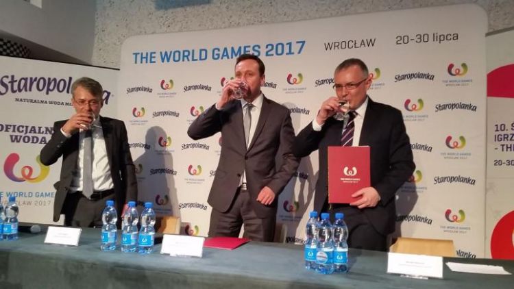 Sponsor The World Games rozwścieczył internautów… biało-czerwoną wodą, Damian Filipowski