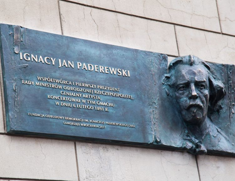 Wrocław: odsłonięto tablicę poświęconą Paderewskiemu [ZDJĘCIA], Magda Pasiewicz