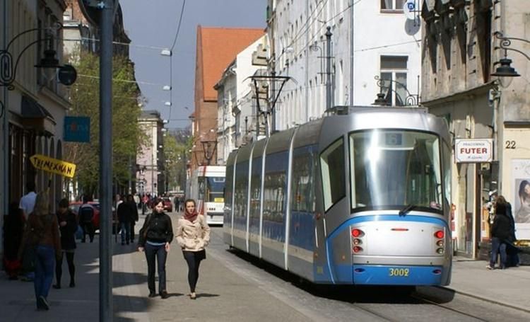 Zepsuty tramwaj blokuje torowisko na Szewskiej, archiwum