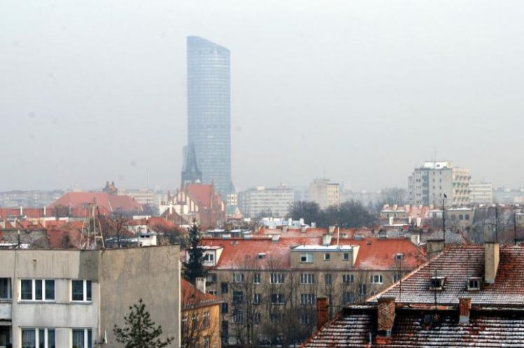 Smog w natarciu. Fatalne powietrze we Wrocławiu, norma przekroczona trzykrotnie, 0