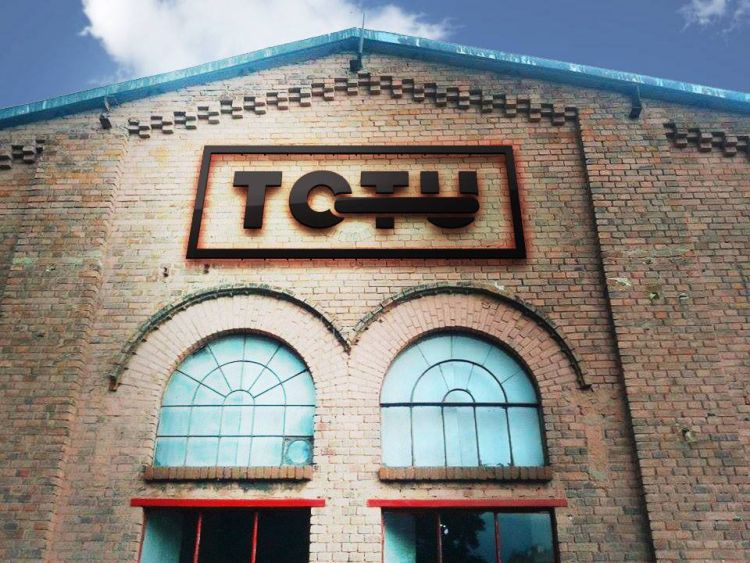 Teatr ToTu znika z mapy Wrocławia. Kolej wypowiedziała mu umowę, 0