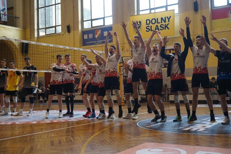 Młodzi siatkarze Gwardii rozpoczynają turniej finałowy mistrzostw Polski od zwycięstwa, Gwardia Wrocław
