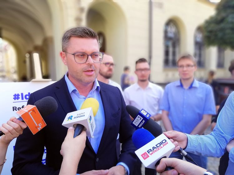 Jerzy Michalak: Sutryk walczy o wolne sądy, my o naprawę dziur w drogach, Bartosz Senderek