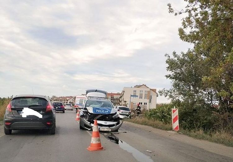 Radiowóz zderzył się z samochodem, w którym jechało kilkumiesięczne dziecko, Czytelnik
