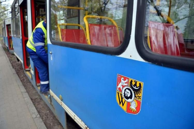 Kolizja tramwaju z samochodem na Grabiszyńskiej, 0